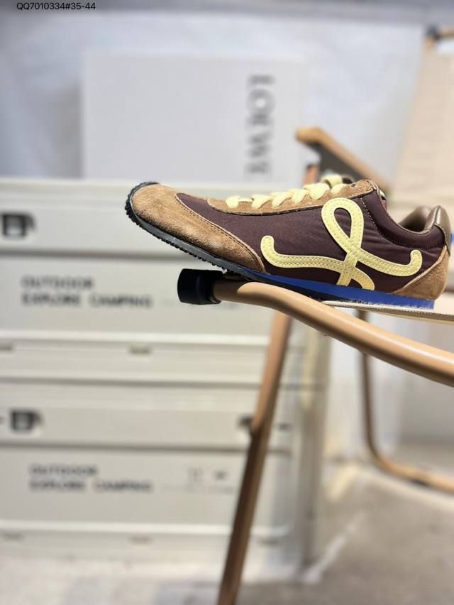 西班牙百年皮具奢华品牌 罗意威Loewe Ballet Runner 2.0 Sneakers 芭蕾舞2.0系列阿甘复古风德训薄底百搭休闲运动鞋Lbr2282X