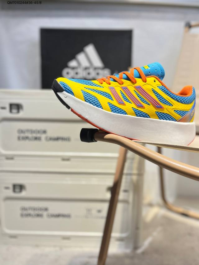 原 版本工厂P清仓特价阿迪达斯Adidas Adizero Aruku 的全新跑鞋浮现网络，以永动机为灵感的前卫造型，以及时下流行的厚底设定 黑、白、红三色的撞