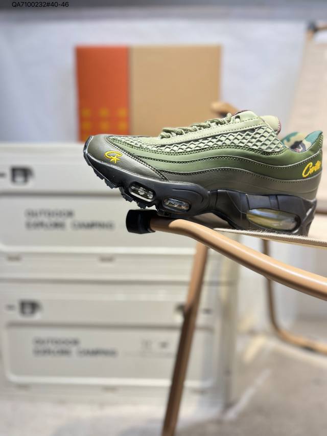 耐克Nike Air Max 95 潮流百搭 气垫缓震慢跑鞋 休闲防滑运动鞋！Nike耐克男鞋跑步鞋经典透气舒适运动鞋休闲鞋。为了迎接今年的世界地球日，Nike