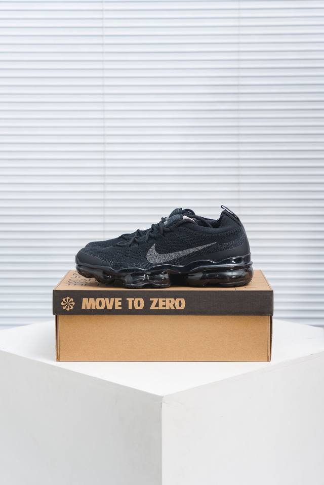 核心私 Nike Air Vapormax Fk 全掌长气垫 缓震跑步鞋采用传统的Flyknit构造 回收材料制成 鞋垫上印有Nike的风车标志全长Vaporm