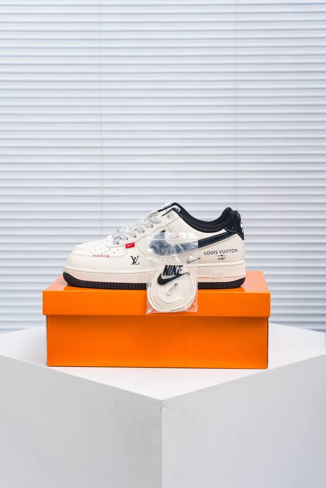 核心私 Air Force 1 原装级别 原楦头原纸板 打造纯正空军版型专注外贸渠道 全掌内置蜂窝气垫 原盒配件 原厂中底钢印、拉帮完美 货号：Yx5066 3