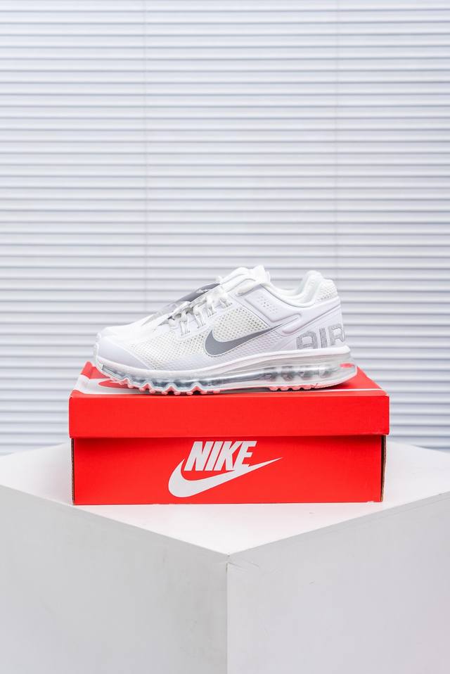 核心私 Nike Air Max 系列经典人气单品强势回归。Nike Air Max 2013 男女子气垫运动鞋 厚底**跑步鞋，延续以往的时尚格调和运动风范，