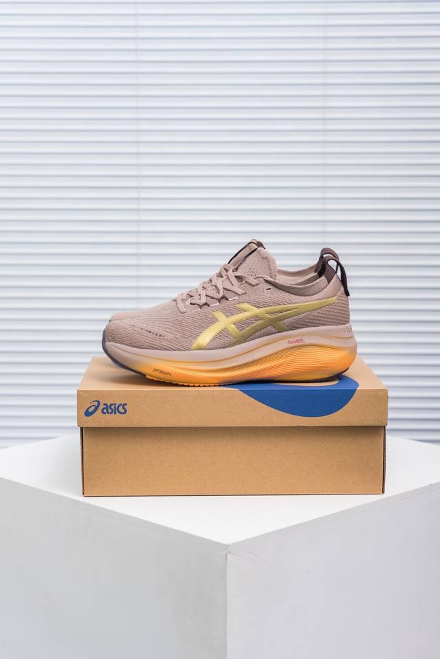 核心私 Asics Gel-Nimbus 27 复古单品 Asics 亚瑟士 是日本实业家鬼冢喜八郎创立的跑鞋运动品牌，名宇想法源自著名的拉丁谚语“Animas