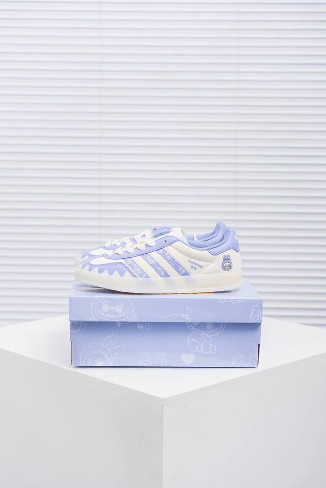 核心私 Adidas Samba Og 桑巴舞街头系列德训运动板鞋 采用固色翻毛皮组合牛剖革鞋面材质 外置正确3层组合围条加厚烟胶橡胶大底 货号：Dm1234-