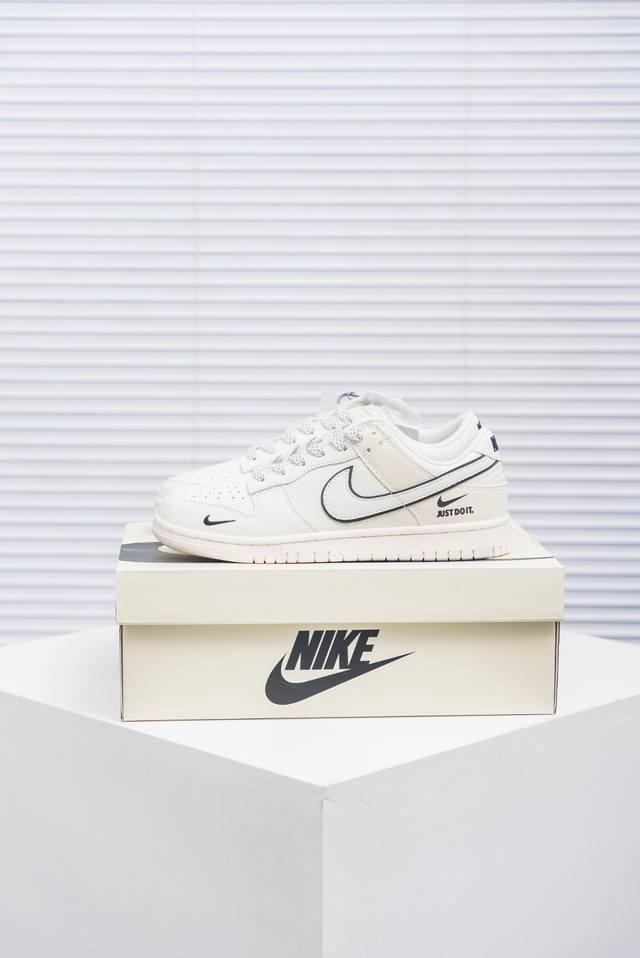核心私 Nike Dunk 全套原楦原模倾力打造完美版型 独家原厂航空铝磨具打磨大底 鞋头坡度极致还原 无解鞋型 原盒原配 圈内天花板工艺 原厂冲刀 超高清洁度