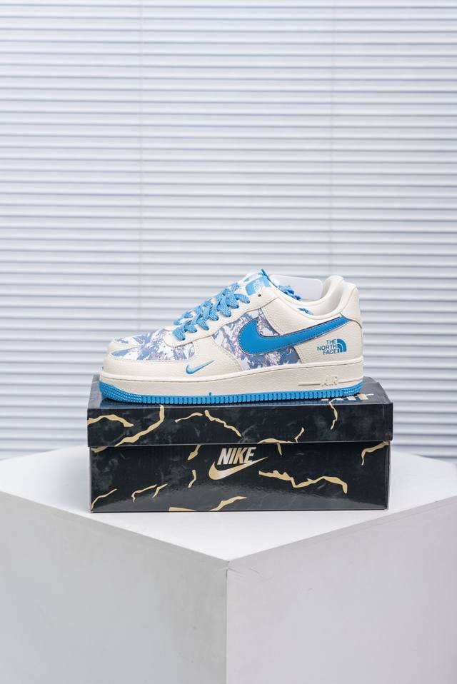 核心私 Air Force 1 原装级别 原楦头原纸板 打造纯正空军版型专注外贸渠道 全掌内置蜂窝气垫 原盒配件 原厂中底钢印、拉帮完美 货号：Kj1688 0
