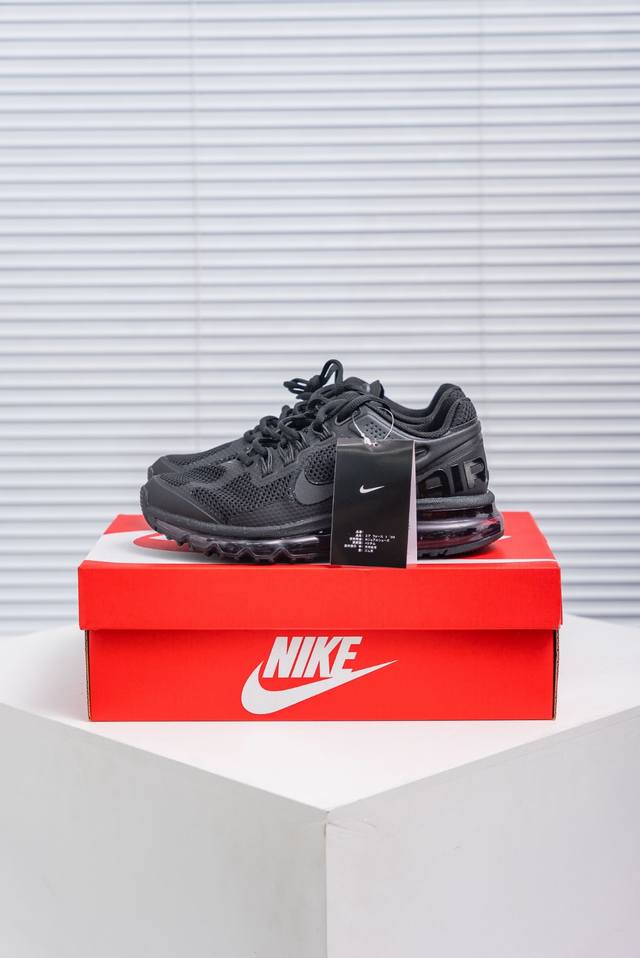 核心私 Nike Air Max 系列经典人气单品强势回归。Nike Air Max 2013 男女子气垫运动鞋 厚底**跑步鞋，延续以往的时尚格调和运动风范，