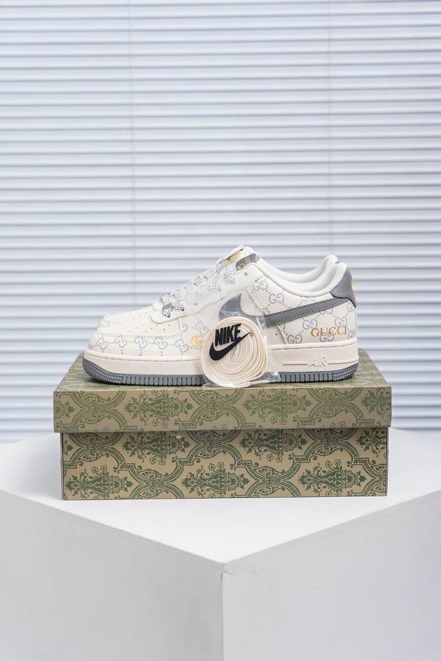 核心私 Air Force 1 原装级别 原楦头原纸板 打造纯正空军版型专注外贸渠道 全掌内置蜂窝气垫 原盒配件 原厂中底钢印、拉帮完美 货号：Zh2598 3