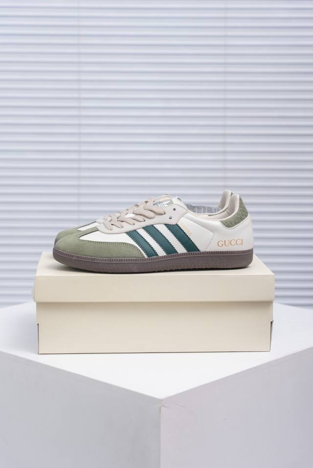 核心私 Adidas Samba Og 桑巴舞街头系列德训运动板鞋 采用固色翻毛皮组合牛剖革鞋面材质 外置正确3层组合围条加厚烟胶橡胶大底 货号：Gj75804
