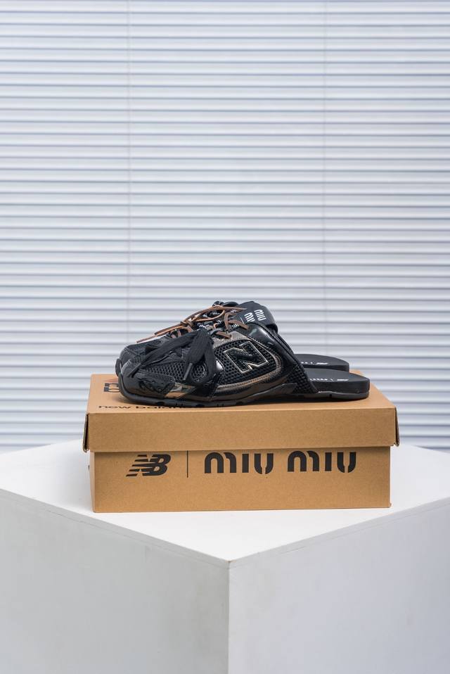 核心私 Miumiu X New Balance 530系列 意大利奢侈品牌 缪缪联名款 低帮经典复古休闲半拖 #鞋款采用解构和轻盈的设计，彷旧的布料包覆着 N