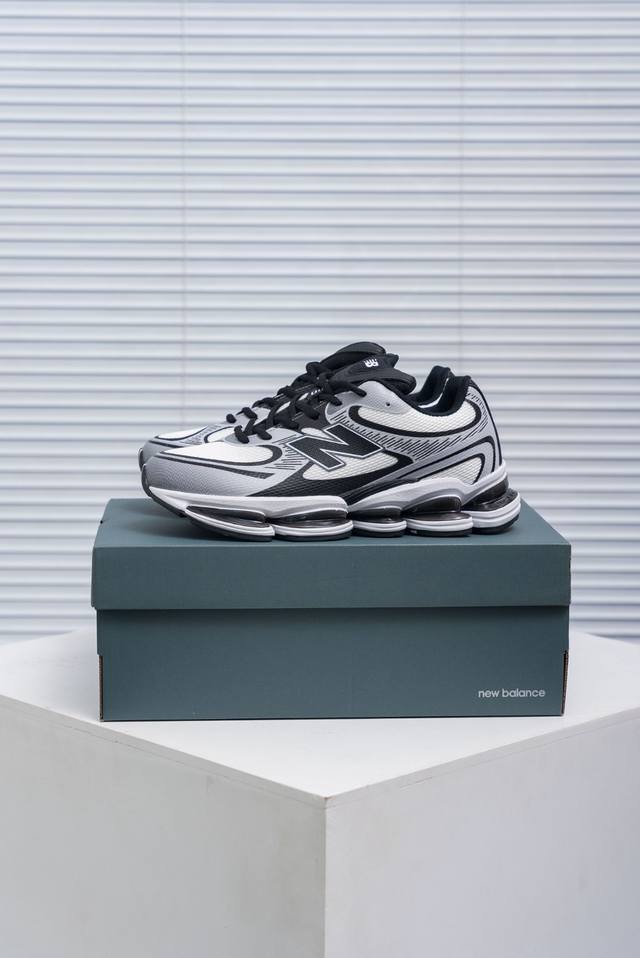 核心私 New Balance 新百伦 Nb 0 网面休闲鞋 复古还要机能，Nb官方重磅新品。一款融合复古设计与现代科技的跑鞋，以其经典的造型和舒适脚感，成为2