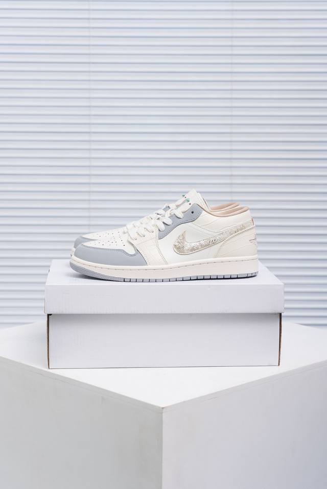 核心私 Air Jordan 1 乔丹篮球鞋男女运动鞋潮流板鞋 货号：Ih7323 100 尺码：36 36.5 37.5 38 38.5 39 40 41 4