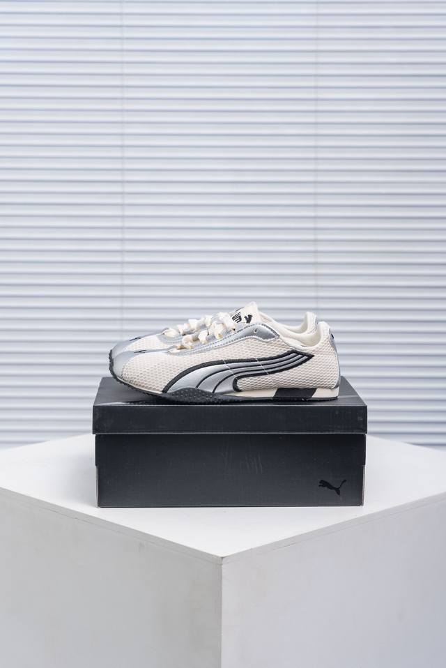 核心私 Puma H-Street 彪马薄底系列 复古运动休闲跑鞋 鞋面设计轻量透气 提供了舒适性和穿着感受 柔软内里材质 穿着更加舒适 橡胶鞋底提供持久的牵引