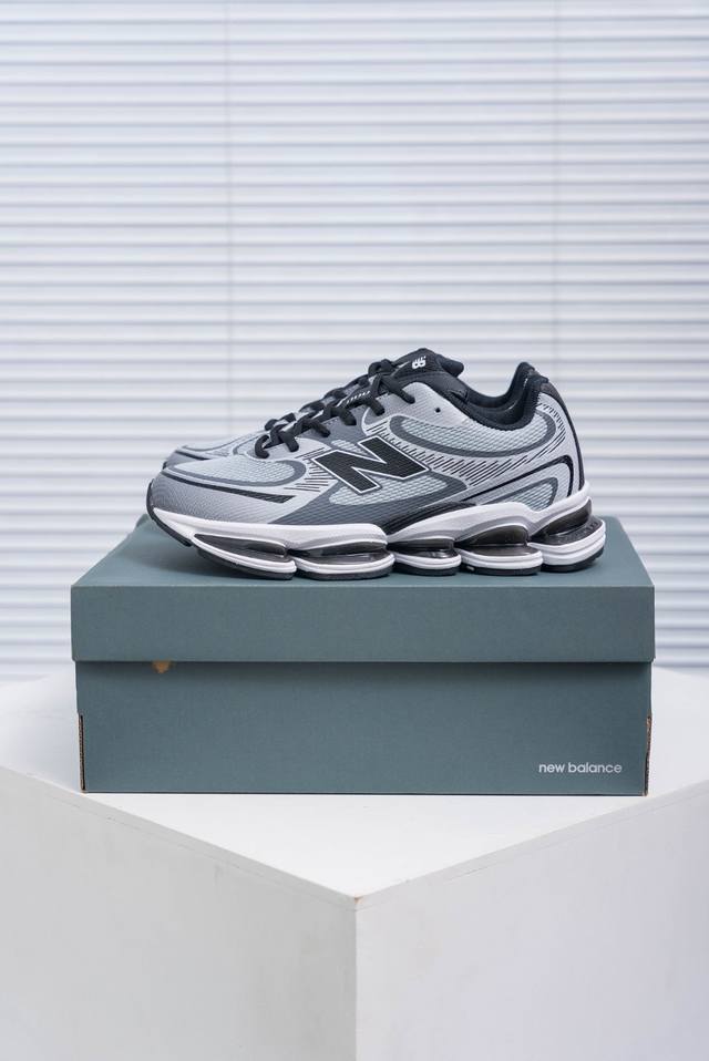核心私 New Balance 新百伦 Nb 0 网面休闲鞋 复古还要机能，Nb官方重磅新品。一款融合复古设计与现代科技的跑鞋，以其经典的造型和舒适脚感，成为2