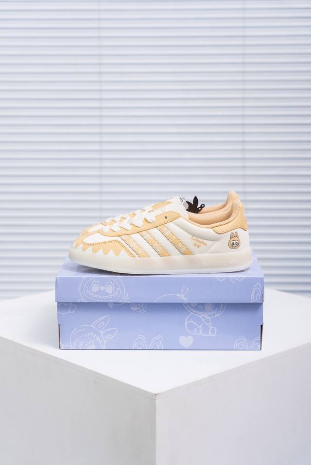 核心私 Adidas Samba Og 桑巴舞街头系列德训运动板鞋 采用固色翻毛皮组合牛剖革鞋面材质 外置正确3层组合围条加厚烟胶橡胶大底 货号：Dm1234-