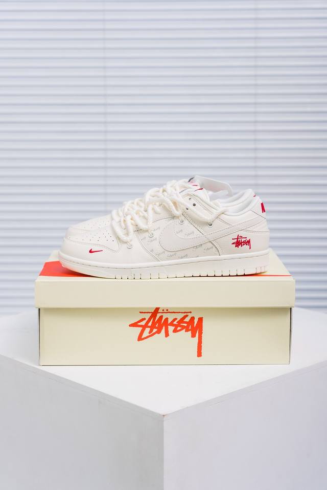 核心私 Nike Dunk 全套原楦原模倾力打造完美版型 独家原厂航空铝磨具打磨大底 鞋头坡度极致还原 无解鞋型 原盒原配 圈内天花板工艺 原厂冲刀 超高清洁度