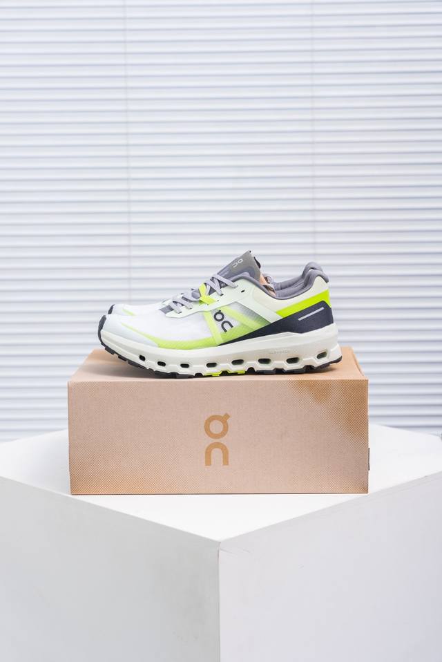 核心私 On昂跑 Cloud 户外街头机能风跑步鞋 Cloud Hi Edge户外机能融合街头潮流 越界开启全新都市探索 Cloudtec专利科技鞋底搭载耐温耐