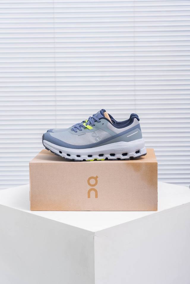 核心私 On昂跑 Cloud 户外街头机能风跑步鞋 Cloud Hi Edge户外机能融合街头潮流 越界开启全新都市探索 Cloudtec专利科技鞋底搭载耐温耐