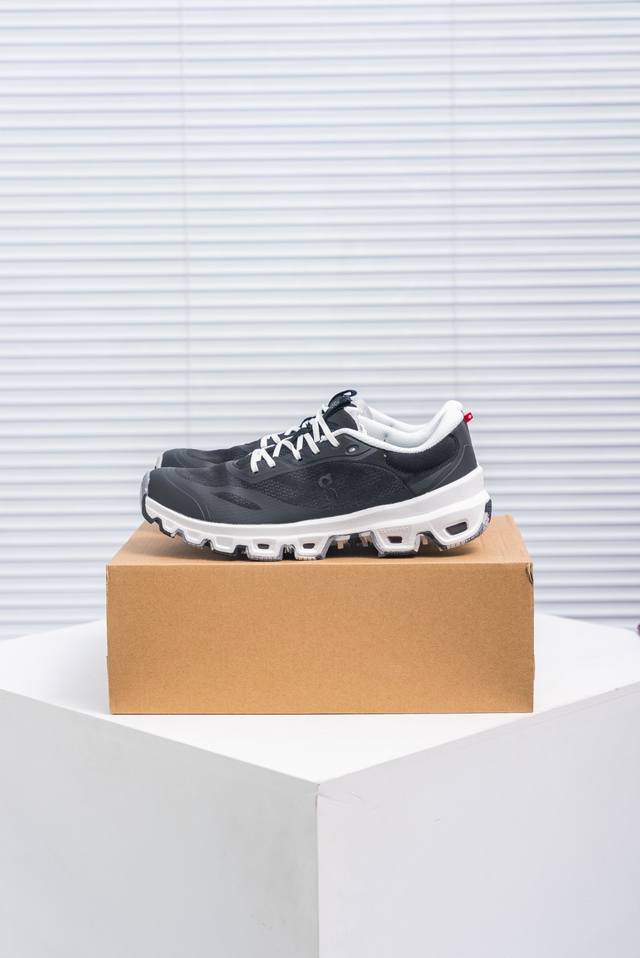 核心私 On昂跑 Cloud 户外街头机能风跑步鞋 Cloud Hi Edge户外机能融合街头潮流 越界开启全新都市探索 Cloudtec专利科技鞋底搭载耐温耐