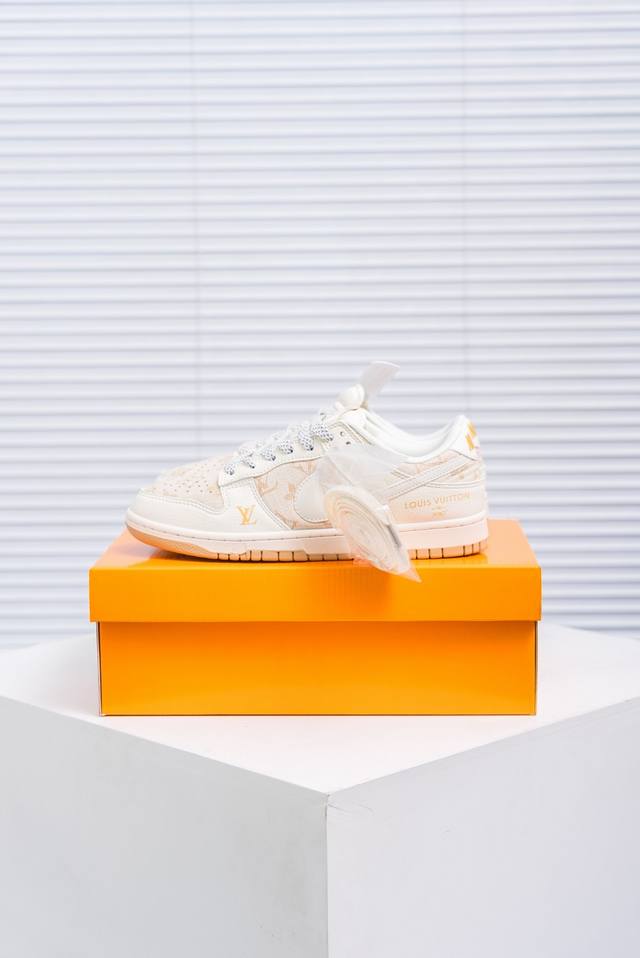 核心私 Nike Dunk 全套原楦原模倾力打造完美版型 独家原厂航空铝磨具打磨大底 鞋头坡度极致还原 无解鞋型 原盒原配 圈内天花板工艺 原厂冲刀 超高清洁度