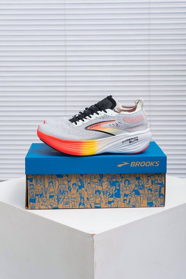 核心私 Brooks Hyperion Elite 4 布鲁克斯龙卷风4 休闲透气缓震运动鞋 尺码：36 37 37.5 38 38.5 39 40 40.5