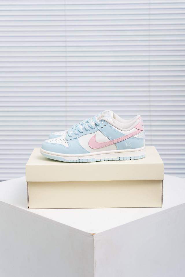 核心私 Nike Dunk 全套原楦原模倾力打造完美版型 独家原厂航空铝磨具打磨大底 鞋头坡度极致还原 无解鞋型 原盒原配 圈内天花板工艺 原厂冲刀 超高清洁度