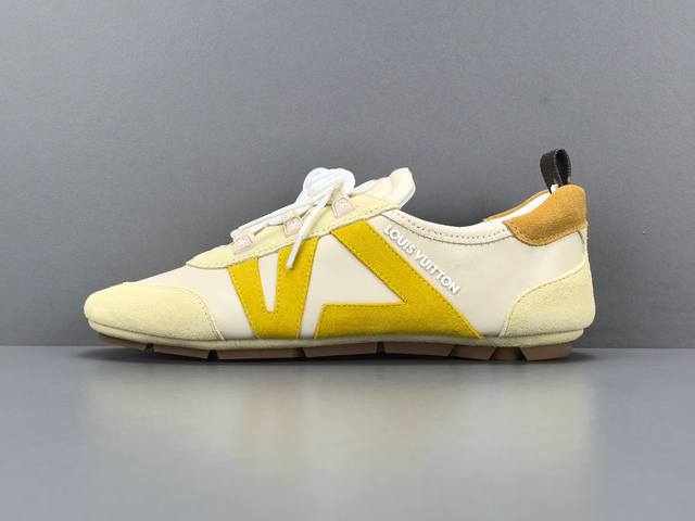 渠道优势 ！ 专柜版 驴牌 Louis Vuitton Sneakerina 德训鞋 牛皮革 圆头系带 芭蕾风 薄底鞋 低帮 生活休闲鞋 女款 尺码 35 36