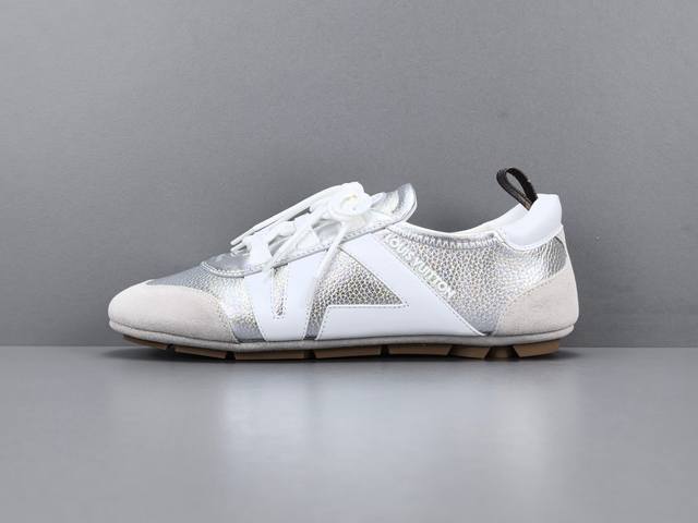 渠道优势 ！ 专柜版 驴牌 Louis Vuitton Sneakerina 德训鞋 牛皮革 圆头系带 芭蕾风 薄底鞋 低帮 生活休闲鞋 女款 尺码 35 36
