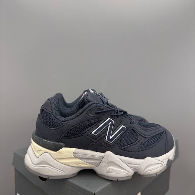 Nb9060松紧扣儿童老爹运动鞋 Size：24-36码 经典Nb9060老爹款 松紧扣设计，附赠一对鞋带，穿脱方便 老爹款式设计，百搭又时髦