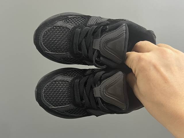 牛B新款2010网面鞋带款儿童老爹鞋 Size：24-36码 经典Nb2010款式 网面设计，透气舒适不闷脚 老爹款式，百搭又时髦