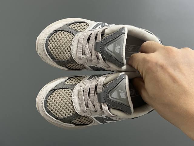 牛B新款2010网面鞋带款儿童老爹鞋 Size：24-36码 经典Nb2010款式 网面设计，透气舒适不闷脚 老爹款式，百搭又时髦