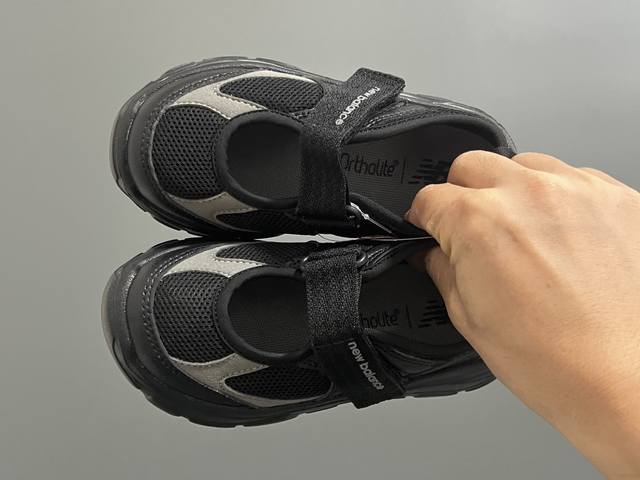 Nb K2202儿童魔术贴凉鞋22-37码 韩范儿的K2202玛丽珍凉鞋镂空魔术贴设计，透气舒适上脚敲可爱