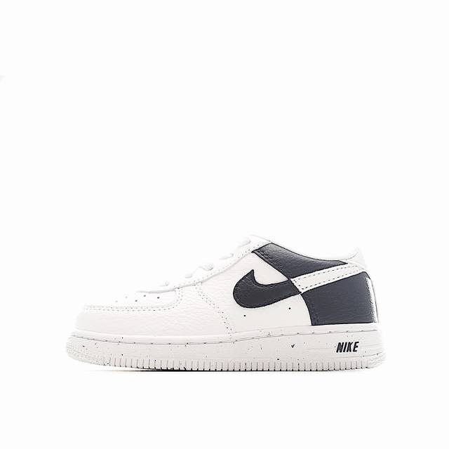 Nike Force 1 Low空军一号低帮儿童板鞋 Air Force 1于1982年推出，由Nike公 司的传奇设计师Bruce Kilgore设计，他摒弃