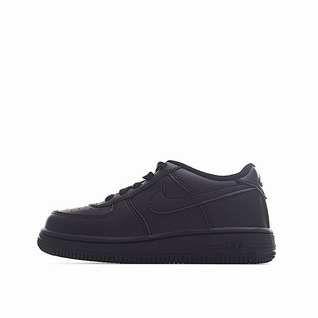Nike Force 1 Low空军一号低帮儿童板鞋 Air Force 1于1982年推出，由Nike公 司的传奇设计师Bruce Kilgore设计，他摒弃