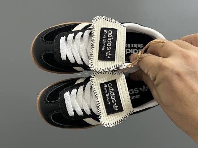 美版A家德训联名儿童休闲鞋 Size：24-37码 爱惨了德训系列 新工厂P新工艺新配色 优质皮料拼接，质感满满 耐磨防滑大底，脚感超赞