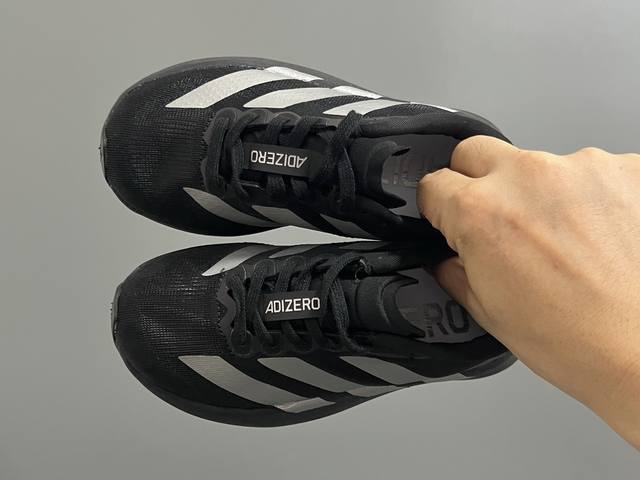 A家新款Sl网面鞋带儿童运动鞋 Size：26-37码 经典Sl老爹款式运动鞋 网面透气又舒适 超软弹大底，脚感不言而喻 搭配亲子超赞