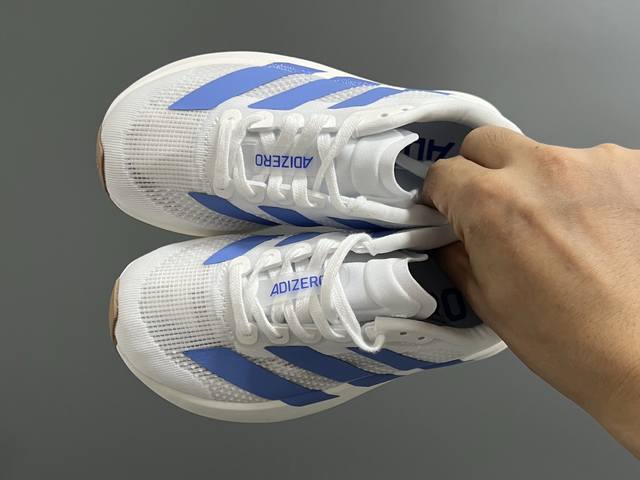 A家新款Sl网面鞋带儿童运动鞋 Size：26-37码 经典Sl老爹款式运动鞋 网面透气又舒适 超软弹大底，脚感不言而喻 搭配亲子超赞