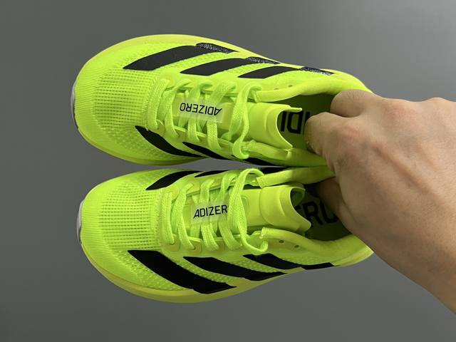 A家新款Sl网面鞋带儿童运动鞋 Size：26-37码 经典Sl老爹款式运动鞋 网面透气又舒适 超软弹大底，脚感不言而喻 搭配亲子超赞