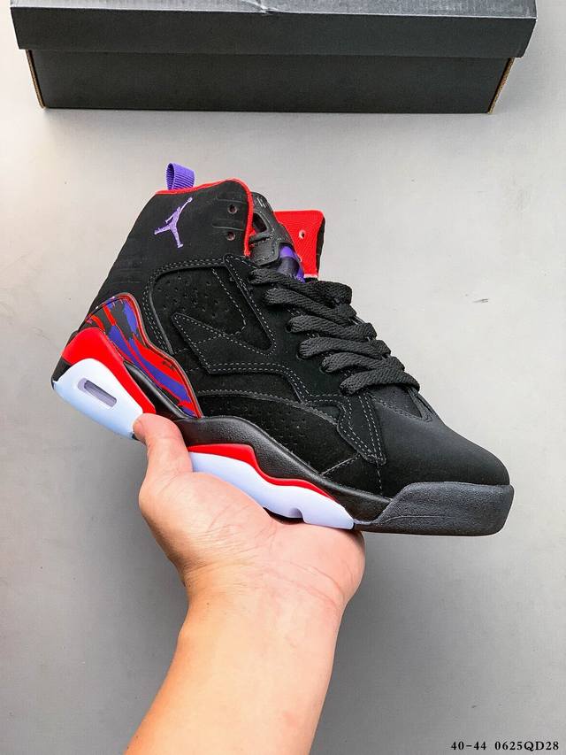 Jordan Mvp “Playoff”全新缓震篮球鞋！该鞋款从Air Jordan 6、7和8中汲取元素，所有这些都是由传奇人物廷克 哈特菲尔德设计的，并庆祝