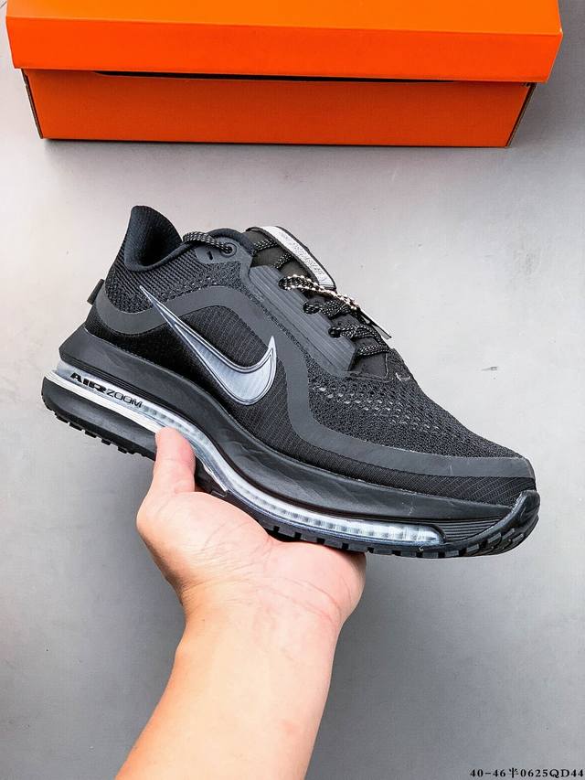 耐克Nike Pegasus Premium 减震防滑耐磨透气休闲跑步鞋 兼顾迅疾外观和稳固脚感 后跟覆面和中足动态支撑巧妙融合 缔造稳定顺畅的迈步体验 062