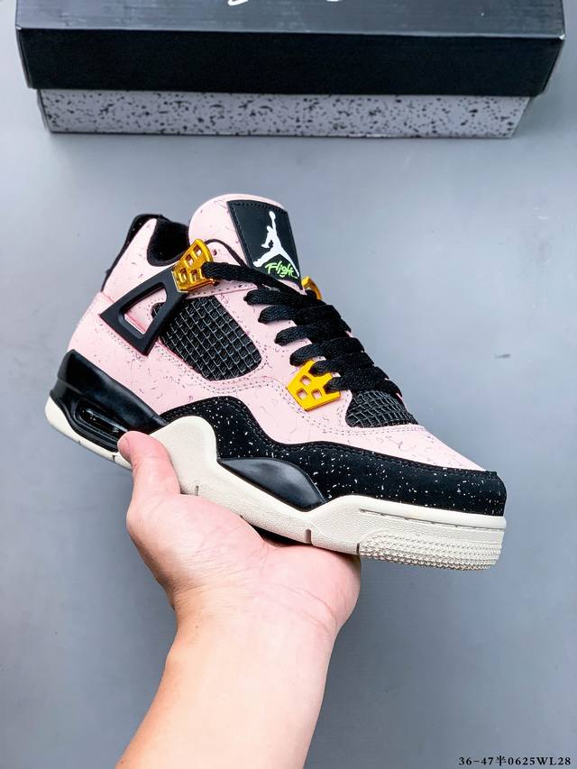 二层真标！Air Jordan 4 Aj4代中帮复古休闲运动文化篮球鞋。秉承轻量化的速度型篮球鞋设计思想完成设计，降低重量的同时提升舒适度，中底延续前作使用了分