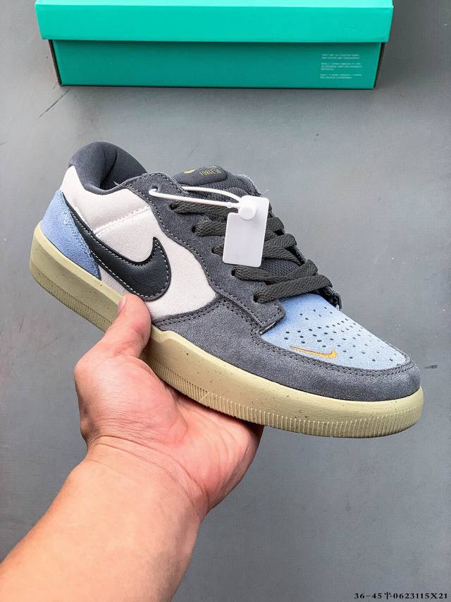 耐克Nike Sb Force 58是一款将前沿创新带入街头的单品，它具有硫化杯底，具有出色的耐用性和灵活性。使用帆布和绒面革，在饰面上放置通风口，它自始至终都