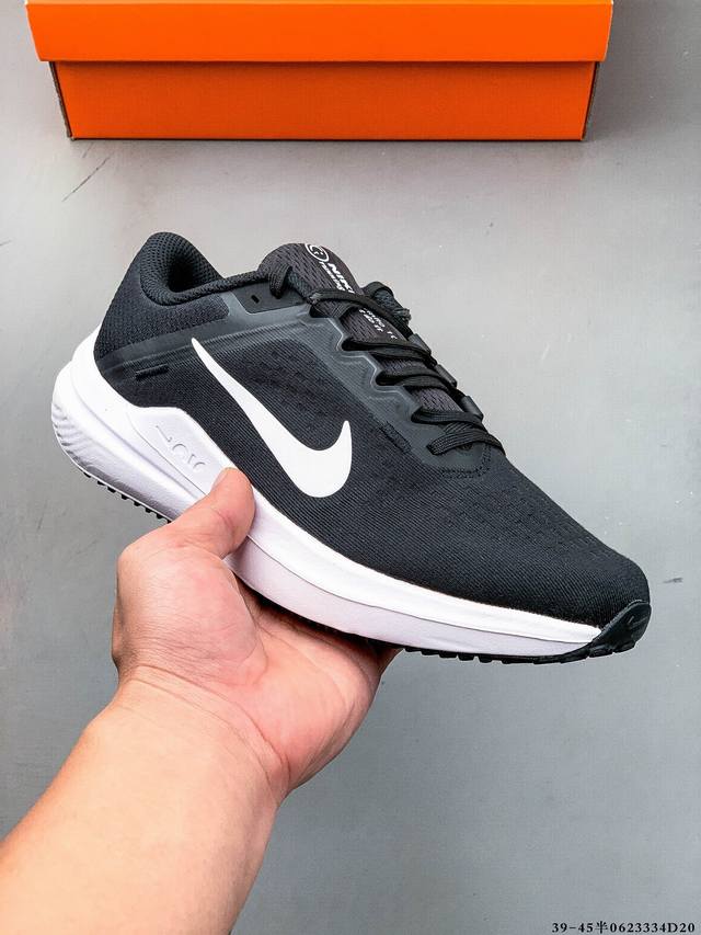 耐克Nike Zoom Winflo 10 登月W10轻质透气休闲运动跑步鞋。升级中底为Cushlon St，材质上更显得轻盈透气，耐磨性提高同时也使运动鞋在穿