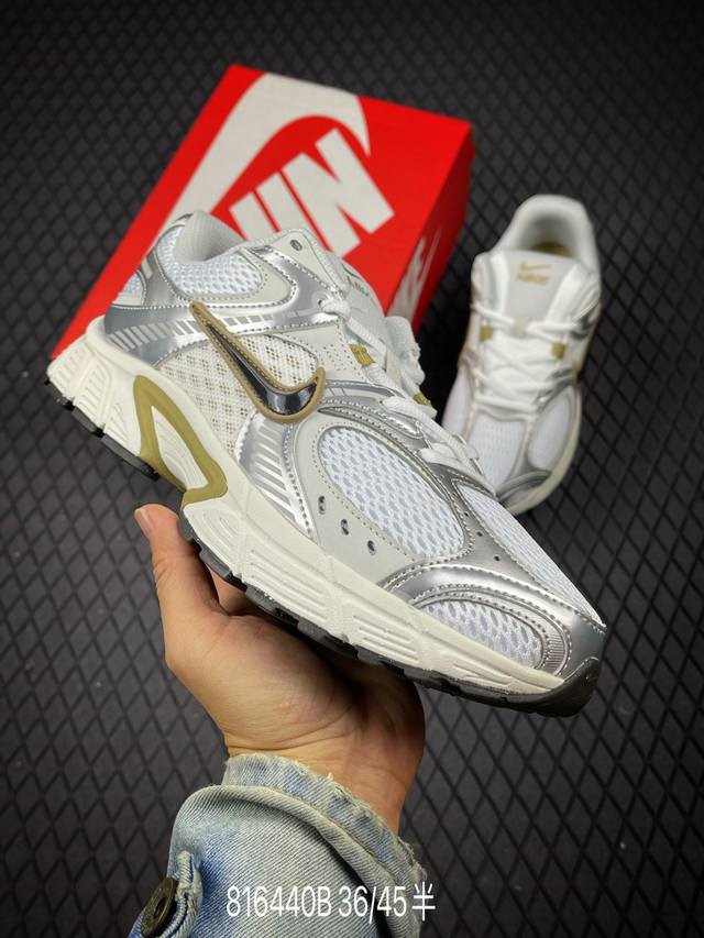 B 公司级Nike V5 Rnr 耐克 舒适百搭防滑耐磨 低帮休闲鞋 鞋面是大网孔设计 透气性超强 夏天穿完全不会闷脚 特别适合现在这种天气 中底是泡棉材质 脚