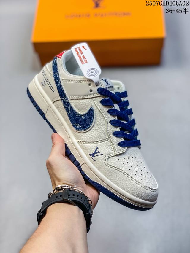 海外爆款限量发售！Nike Air Dunk Low 1“Lv联名 牛仔蓝红 ”经典牛仔蓝红搭配 满天星鞋带 海外潮流爆款 低帮 复古 减震 防滑 耐磨 篮球鞋