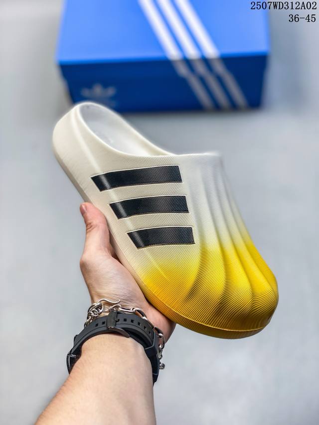 阿迪拖鞋 Adidas Adilette 夏季休闲运动拖鞋 脚极感致舒适！ Size：如图所示 编码：07Wd312A02