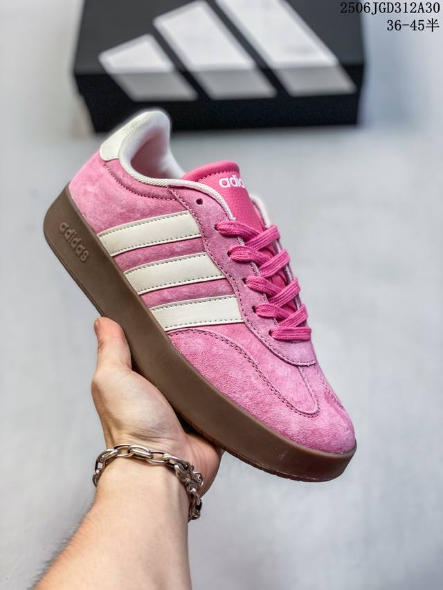 公司级 阿迪达斯 Adidas Barreda 考拉派对 复古休闲 清新 舒适百搭 德训鞋 T字头 防滑耐磨 低帮 板鞋 男女同款运动鞋。鞋头加宽设计提升了穿着