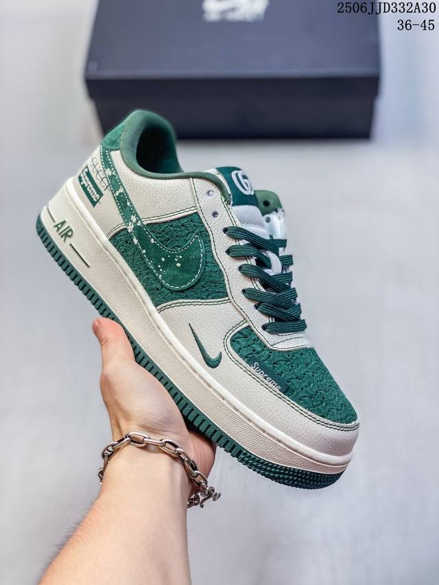 公司级耐克Nike Air Force 7空军一号低帮百搭休闲运动板鞋。柔软、弹性十足的缓震性能和出色的中底设计，横跨复古与现代的外型结合，造就出风靡全球三十多