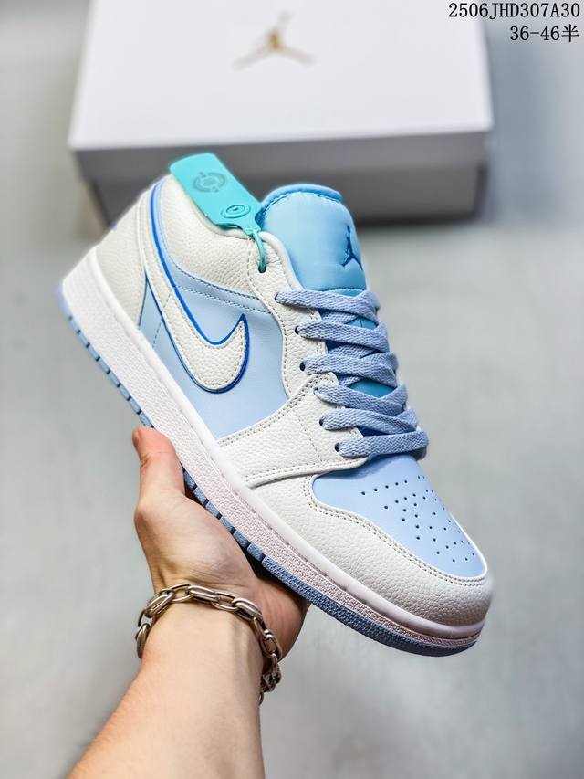 公司级 耐克 乔丹Air Jordan 1 Low Aj1 乔1 乔丹1代Aj1 低帮复古文化休闲运动篮球鞋，从1985 年面世的元年款汲取设计灵感，采用简洁大