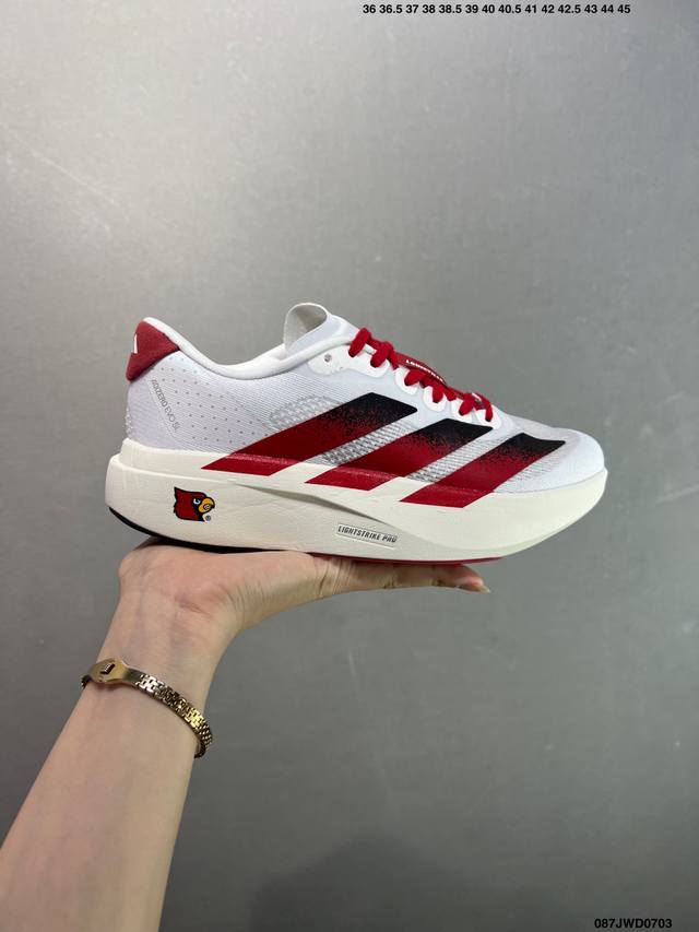 公司级Adidas Adizero Evo Sl M 阿迪超轻透气缓震跑鞋 整体外观造型与Adizero Adios Pro Evo 1非常相似 中底配置方面搭